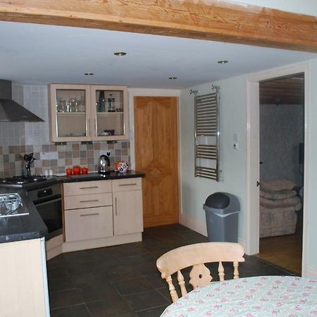 Villa Ty Gylfinir Llandegla Esterno foto